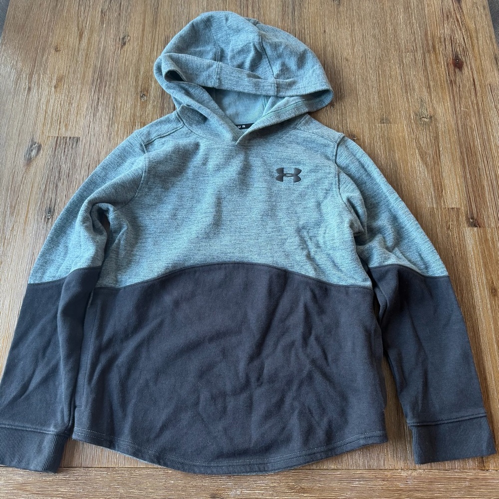 3/27$ Under Armour Kids Hoodie size youth Medium